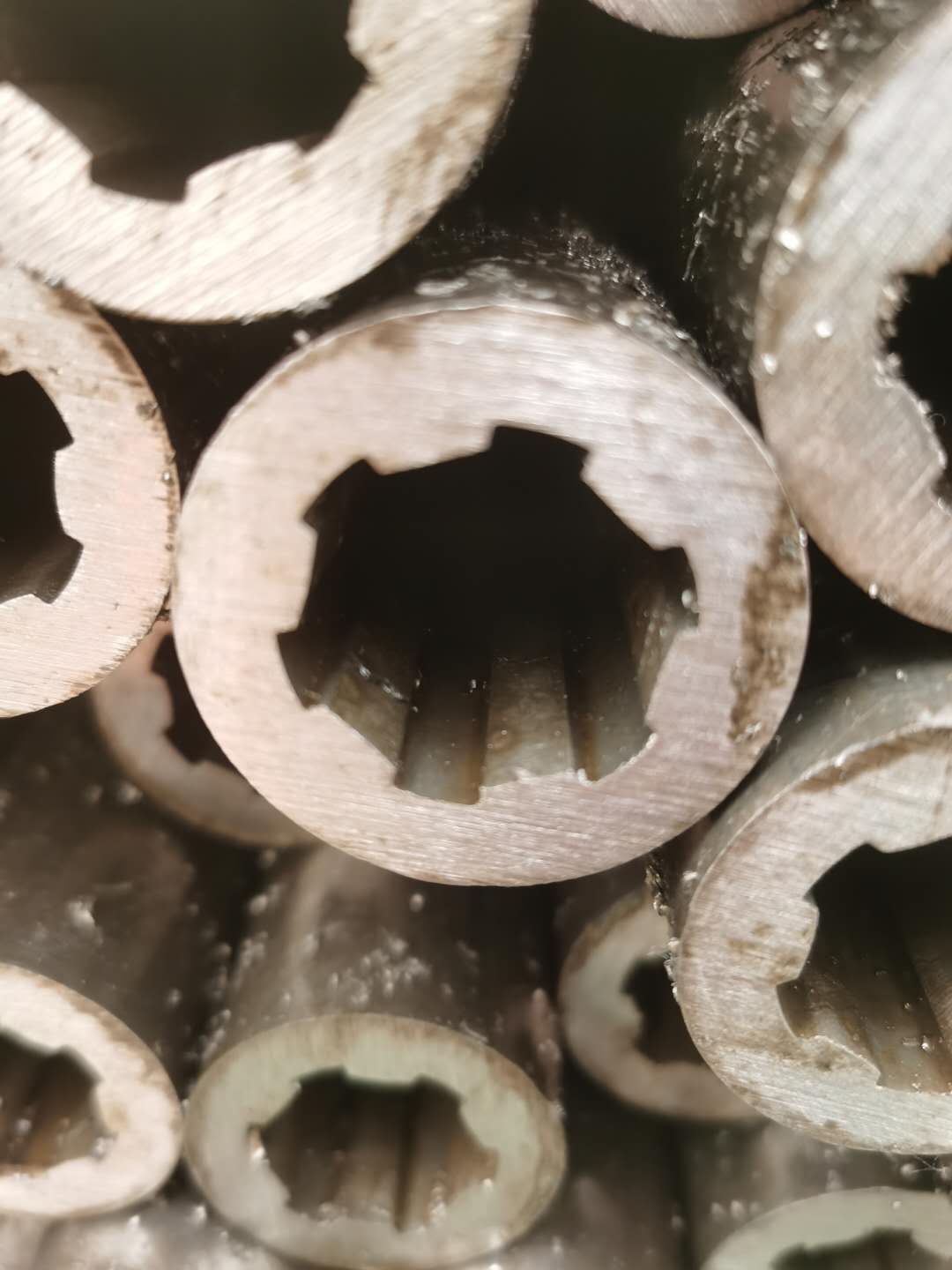 異形精密管